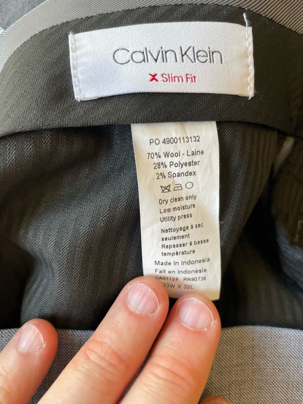 Calvin Klein Slim Fit Suit 40R jacket / 33W pants - Picture 3 of 6